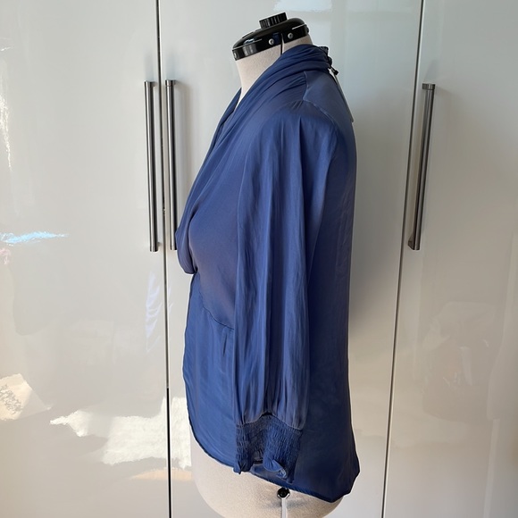 Current Air Blouse in Sky Blue Size-Large NWT - Picture 3 of 14